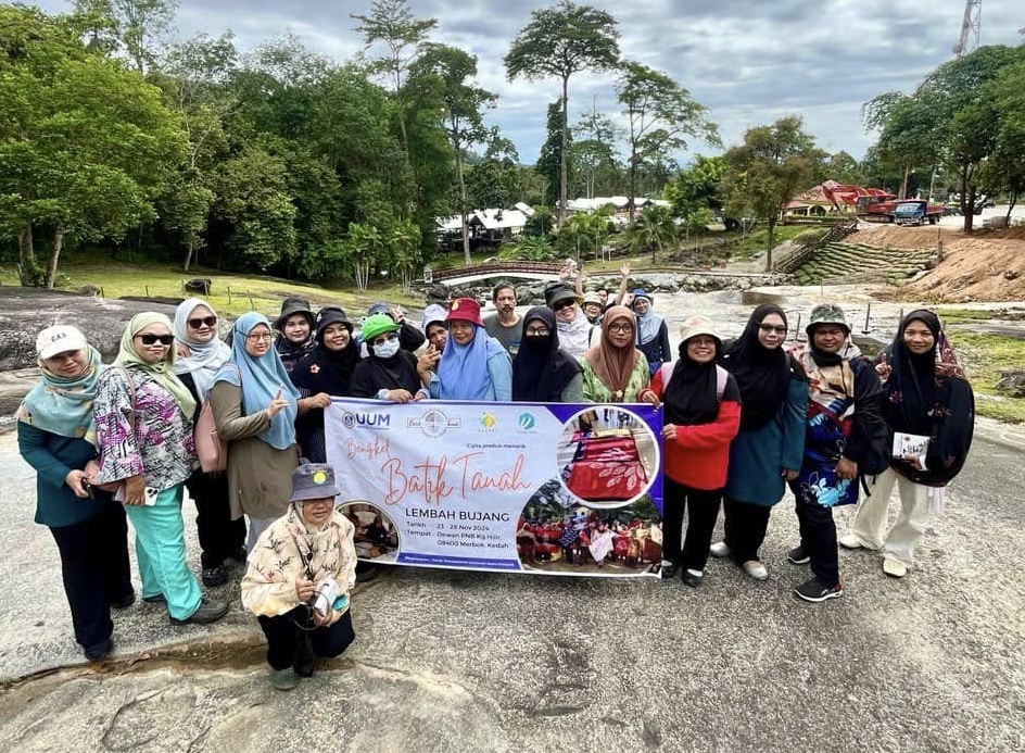 Batik Tanah community at Lembah Bujang